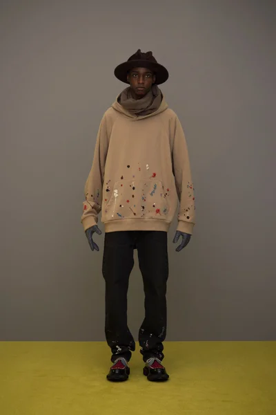 Look 49